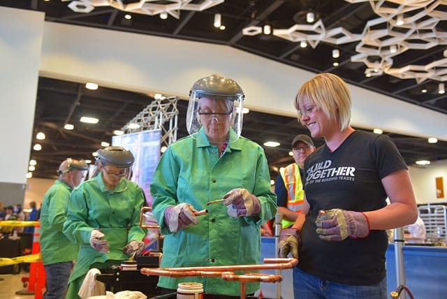 LES OLYMPIADES CANADIENNES DES MÉTIERS ET DES TECHNOLOGIES BATTENT LEUR PLEIN À WINNIPEG