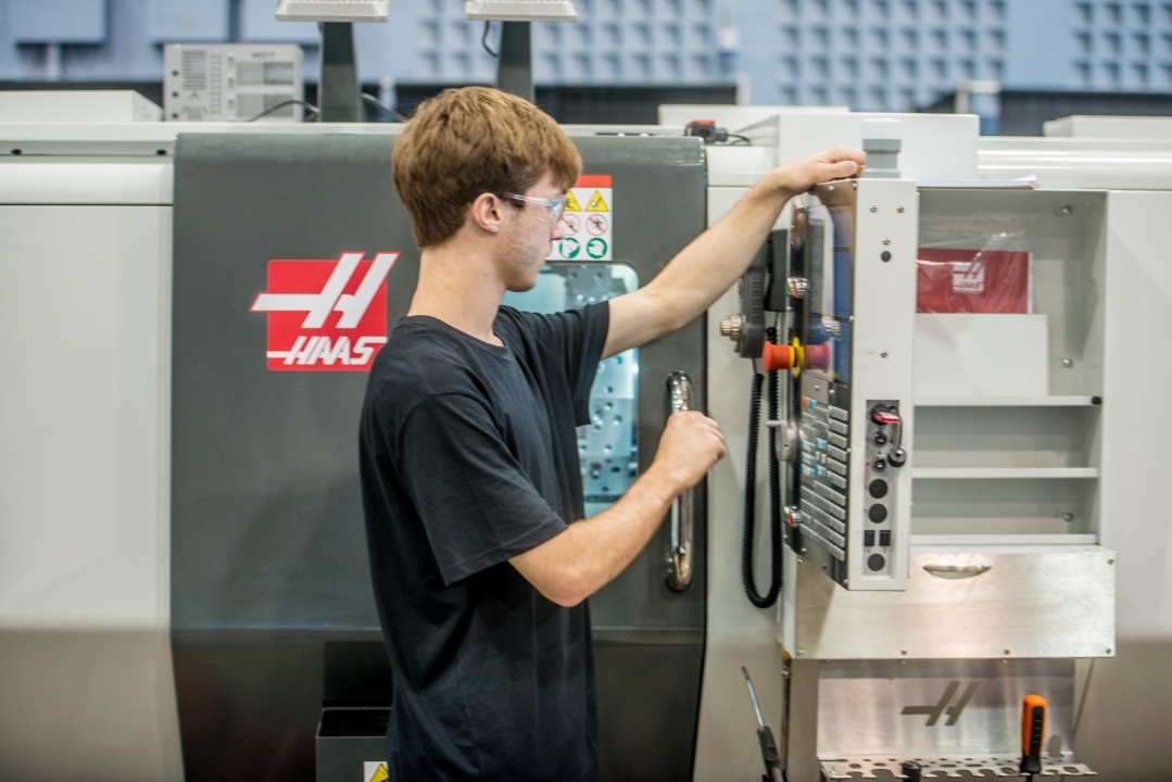 THE GENE HAAS FOUNDATION AND THOMAS SKINNER RENEW THEIR PARTNERSHIP WITH SKILLS/COMPÉTENCES CANADA